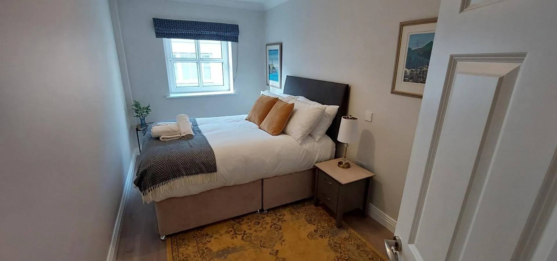 Tastefully Refurbed 2Bed - 3 Mins To Trinity & Dockss kontakt